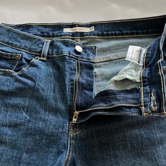 Levi’s Classic Shorts Mid Rise Size 29 - Picture 16 of 16